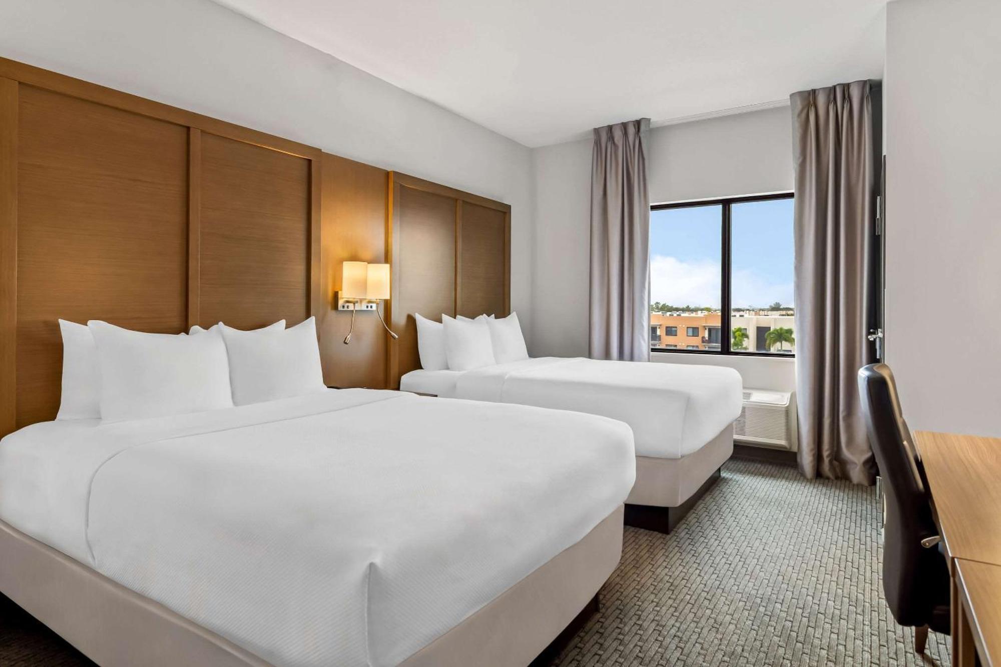 Comfort Suites Stuart-Hutchinson Island Bagian luar foto
